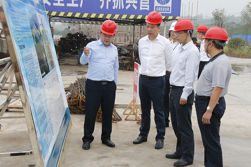 自貢市委常委、紀委書記、監察委主任李清率隊前往自貢市航空產業園——蘭家橋污水處理廠項目調研督導