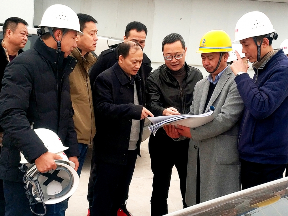 高新區黨工委書記張邦舉、管委會主任單鑫一行視察高新物流倉儲中心一期工程