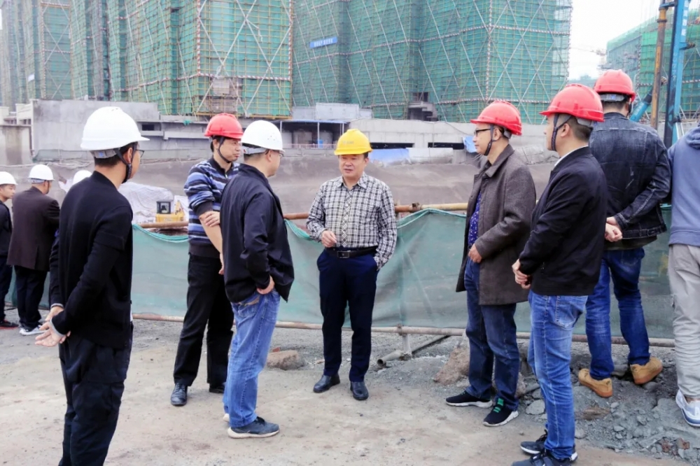  公司總經理鄒陽帶隊前往公司各項目工地進行節前安全大檢查