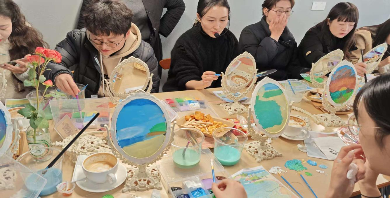 川南咨詢 | “繪夢綻芳華，療愈繪時光”公司工會組織開展慶祝“三八”婦女節(jié)活動