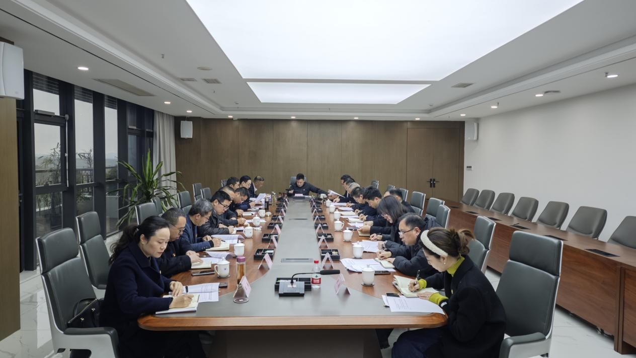 匯東股份公司黨委部署開展深入貫徹中央八項規(guī)定精神學(xué)習(xí)教育工作